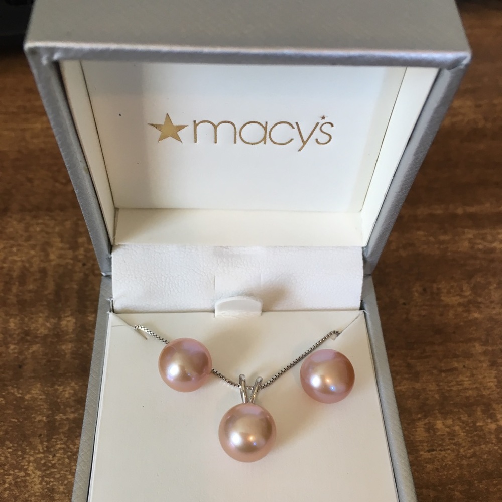 Pink Cultured Freshwater Pearl Earrings & Pendant